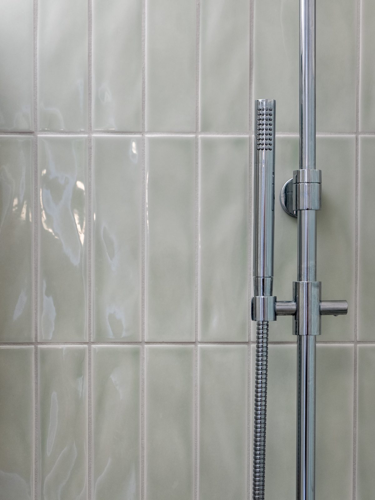 Bring de lyse og naturlige elementer ind på badeværelset